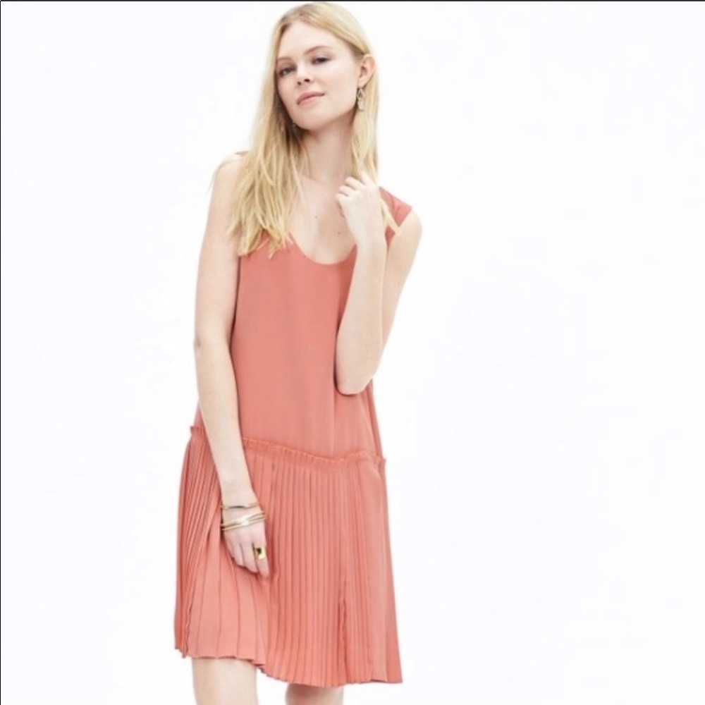 Banana Republic pleated dress size 4P